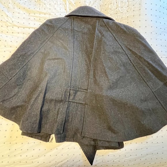 Dramatic Charcoal Winter Cape - Picture 2 of 3